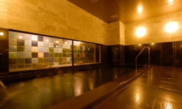 Separate Men's and Women's Large Baths