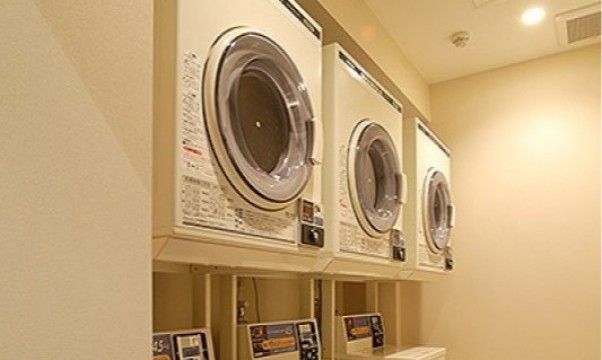 Coin-operated laundry