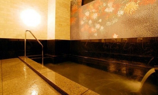 Separate Men's and Women's Large Baths